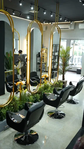 Interior Moir Salon Tebet